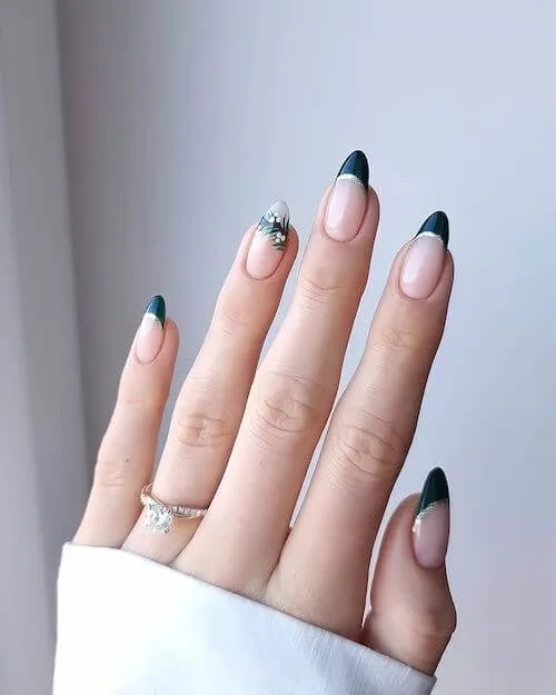 green Christmas nail ideas