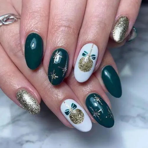 green Christmas nail ideas