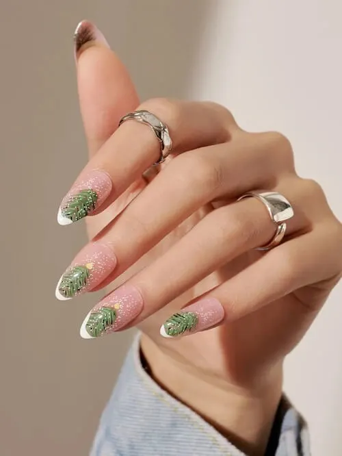 green Christmas nail ideas