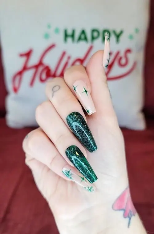 green Christmas nail ideas