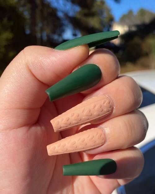 green Christmas nail ideas