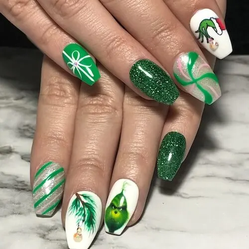 green Christmas nail ideas