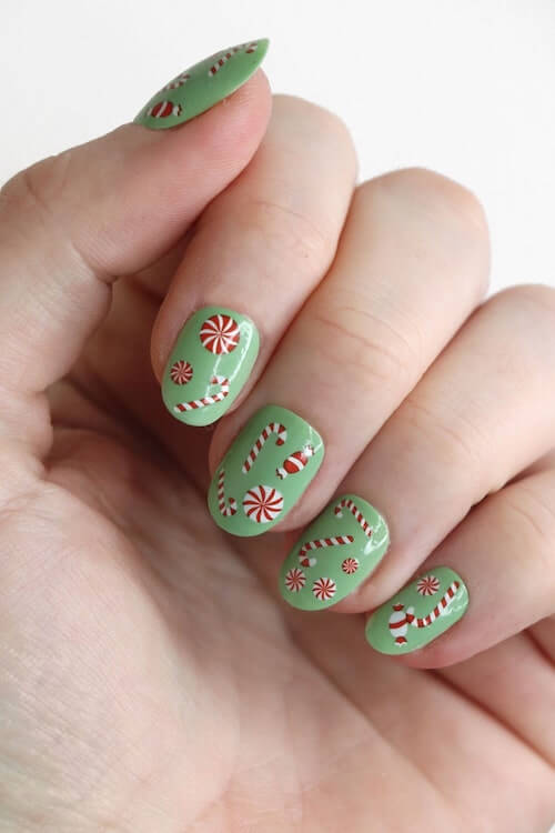 green Christmas nail ideas