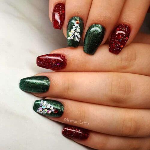 green Christmas nail ideas