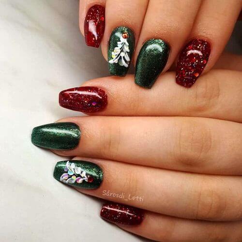 green Christmas nail ideas