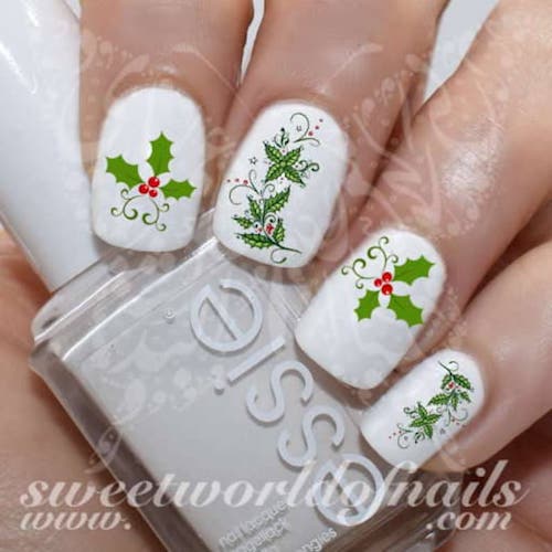 green Christmas nail ideas