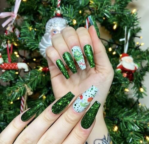 green Christmas nail ideas