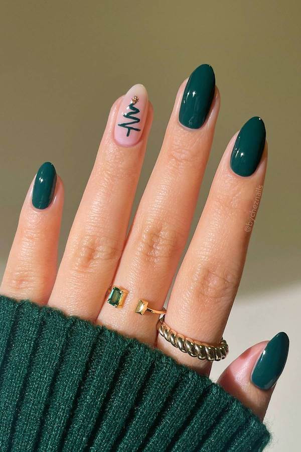 Christmas Tree Accent Green Nails