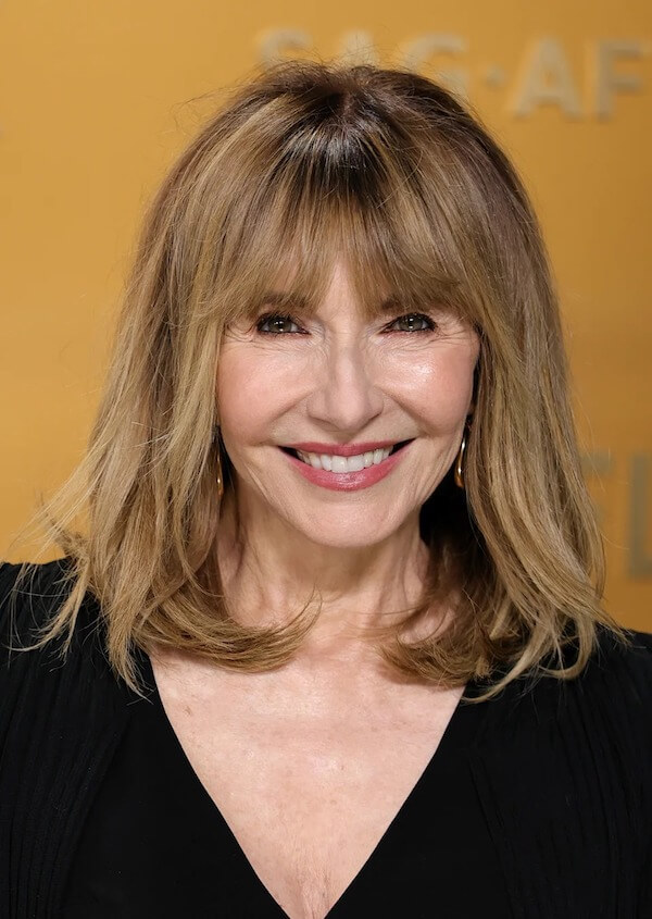 Classic Shoulder-Length Cut with Bangs