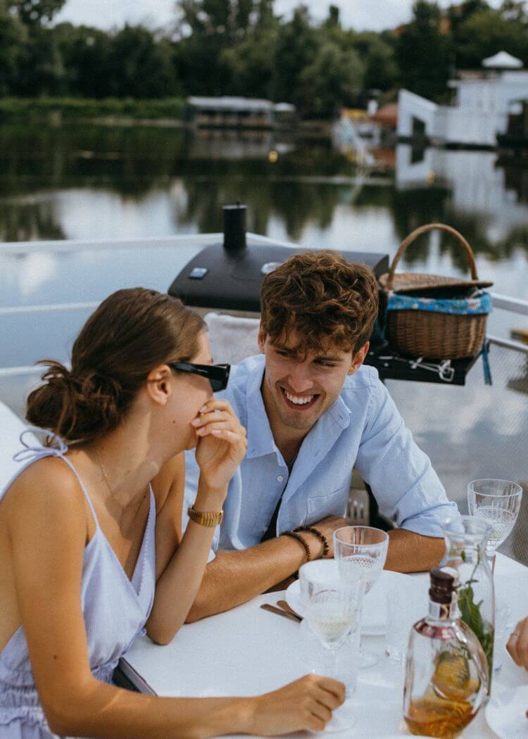 how to know if a guy likes you signs