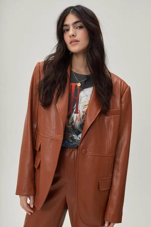 how to wear a brown leather jacket