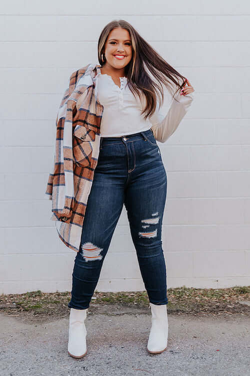 how to wear ankle boots with skinny jeans for plus size women