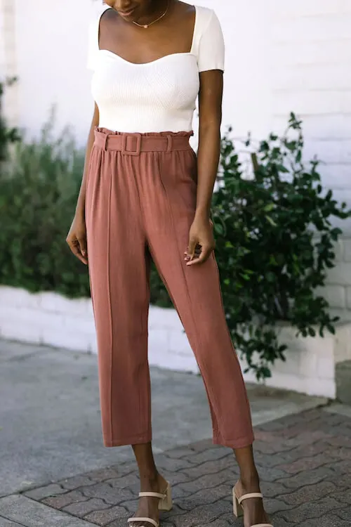 dressy brown linen pants outfit with strappy sandals