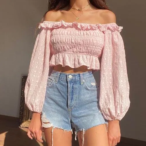 jean shorts outfit