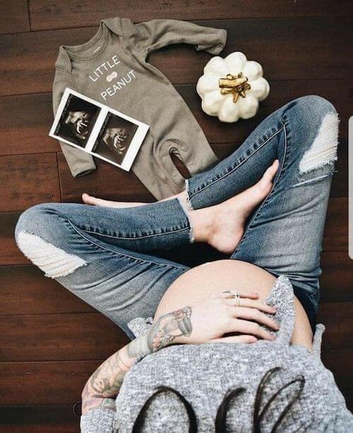 maternity photos in jeans