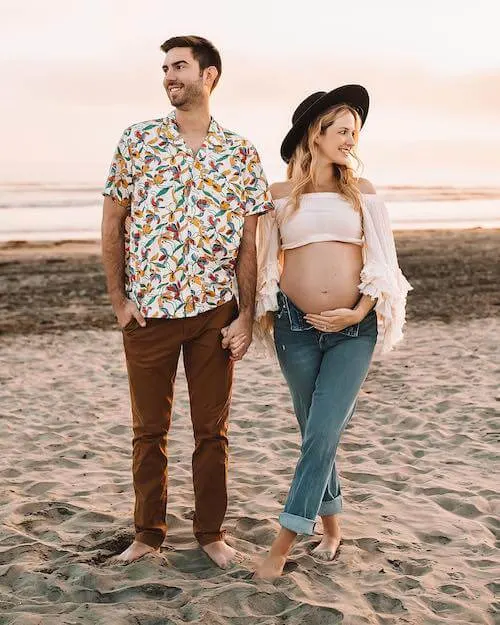 maternity photos in jeans