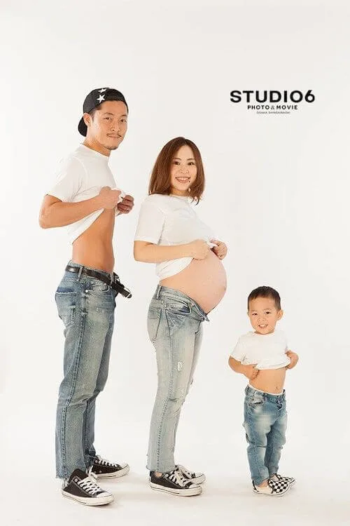 maternity photoshoot with siblings