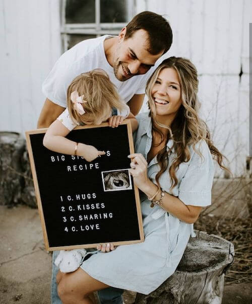 maternity photoshoot with siblings