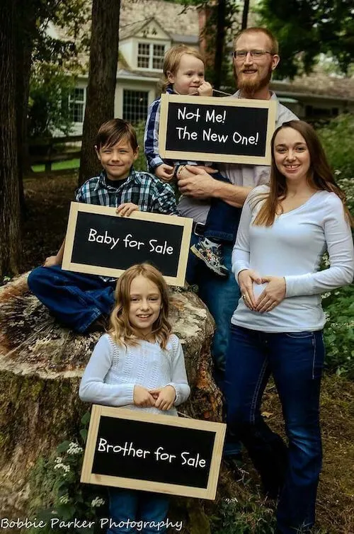 maternity photoshoot with siblings