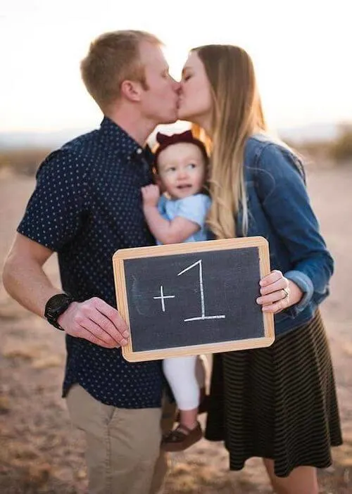 maternity photoshoot with siblings