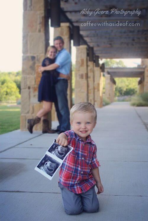 maternity photoshoot with siblings