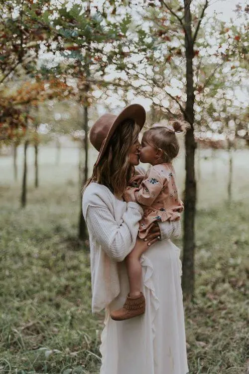 maternity photoshoot with toddler