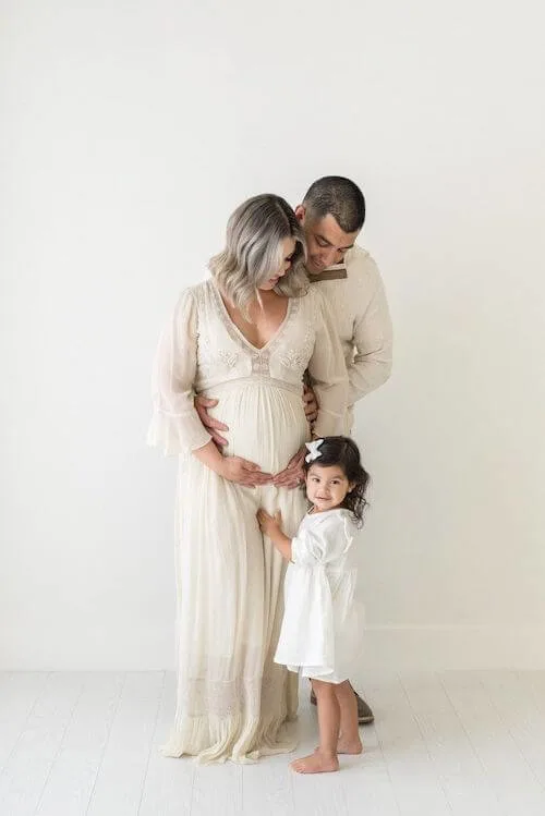 maternity photoshoot with toddler