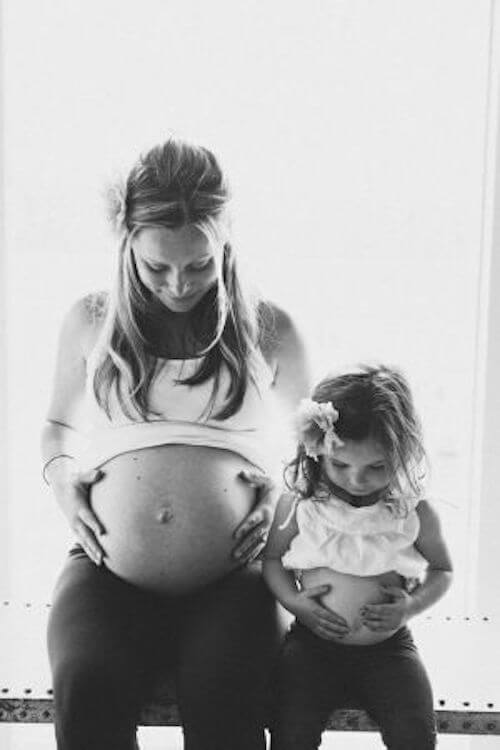 maternity photoshoot with toddler