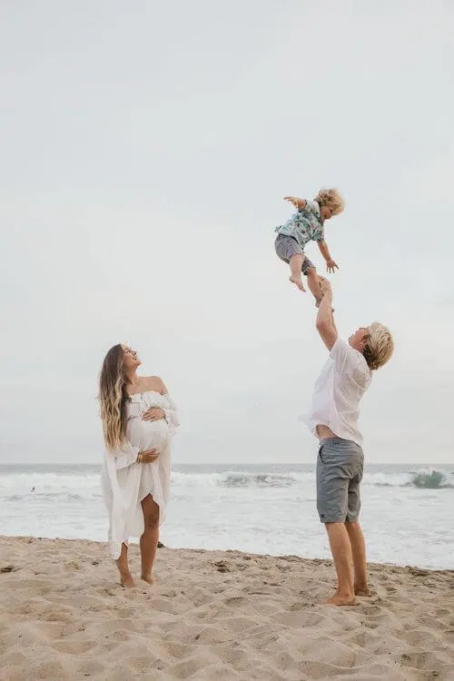 maternity photoshoot with toddler