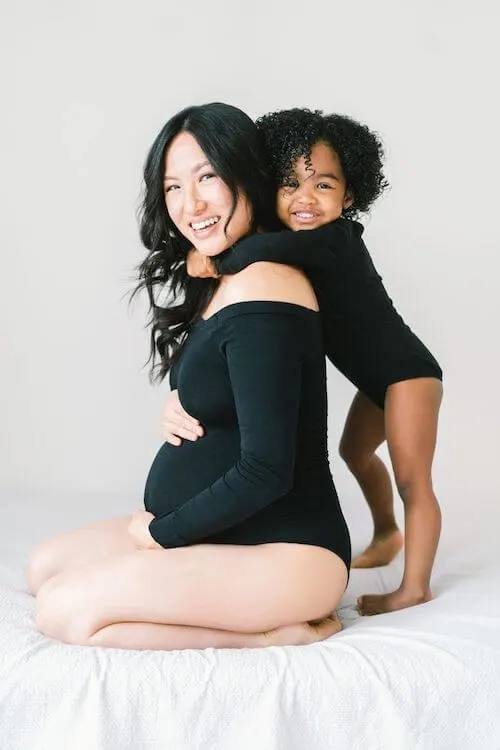 maternity photoshoot with toddler