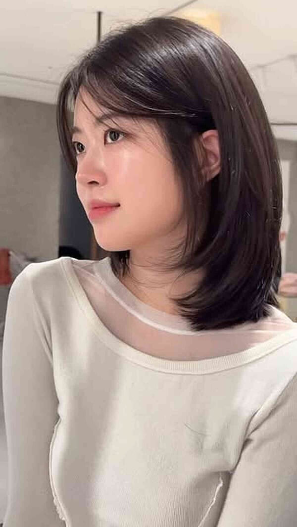 Classic Straight Lob with Side Bangs
