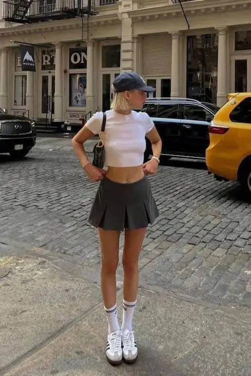 mini skirt outfit