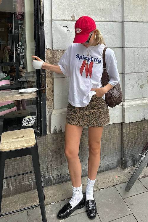mini skirt outfit