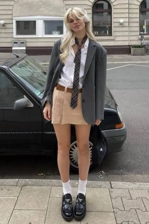 mini skirt outfit