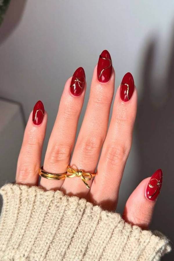 Elegant Red and Gold Minimalist Nails
