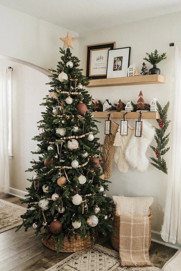 Neutral Toned Christmas Tree