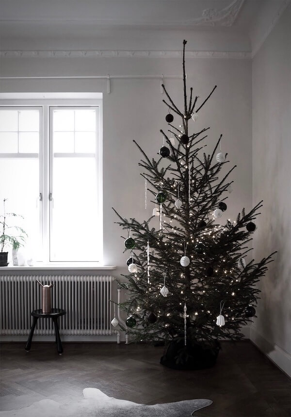Elegant Sparse Christmas Tree