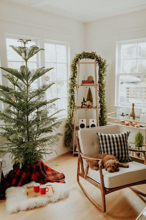 minimalist christmas decor on a budget