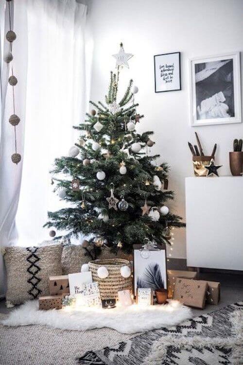 minimalist christmas decor on a budget