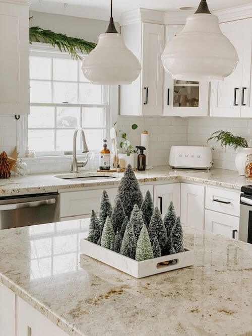 minimalist christmas decor on a budget