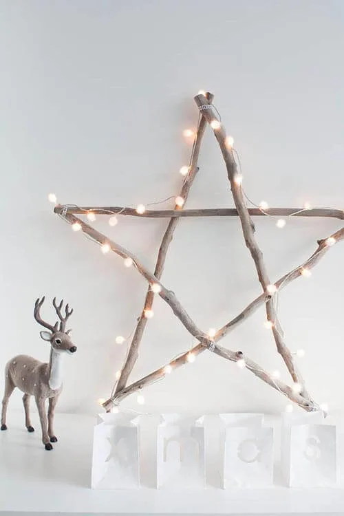 minimalist christmas decor on a budget