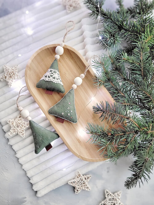 minimalist christmas decor on a budget