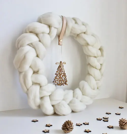 minimalist christmas decor on a budget