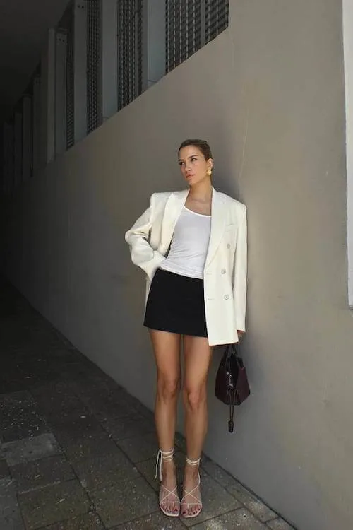 minimalist summer outfit
