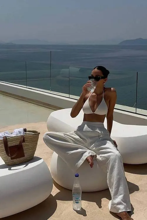 minimalist summer outfit