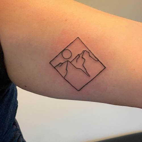 16 Simple Minimalist Tattoo Ideas That Are the Ideal Balance of Bold and  Sophisticated  Inspired Beauty