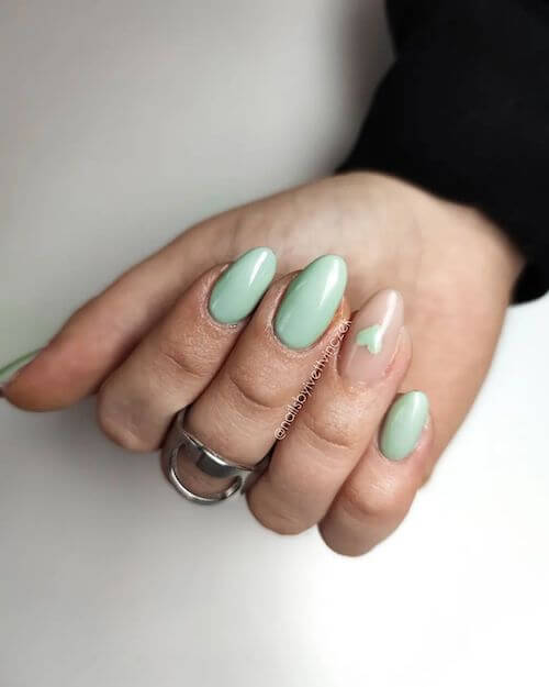 Mint Accent Nails