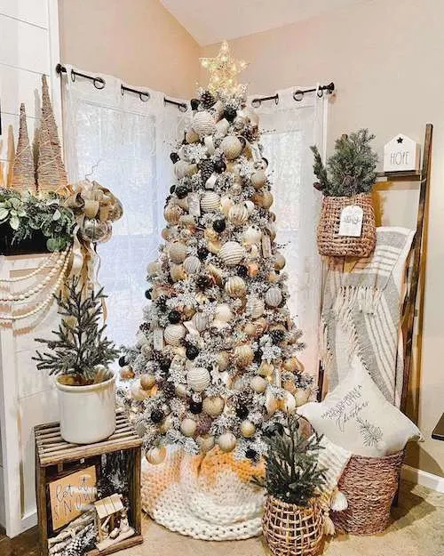 modern Christmas tree decor ideas