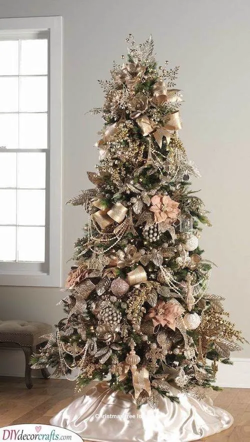 60+ Cute And Modern Christmas Tree Ideas [2023] To Decorate Your ...