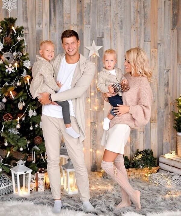 Soft Beige and Blush Knitwear for Christmas Family Pictures